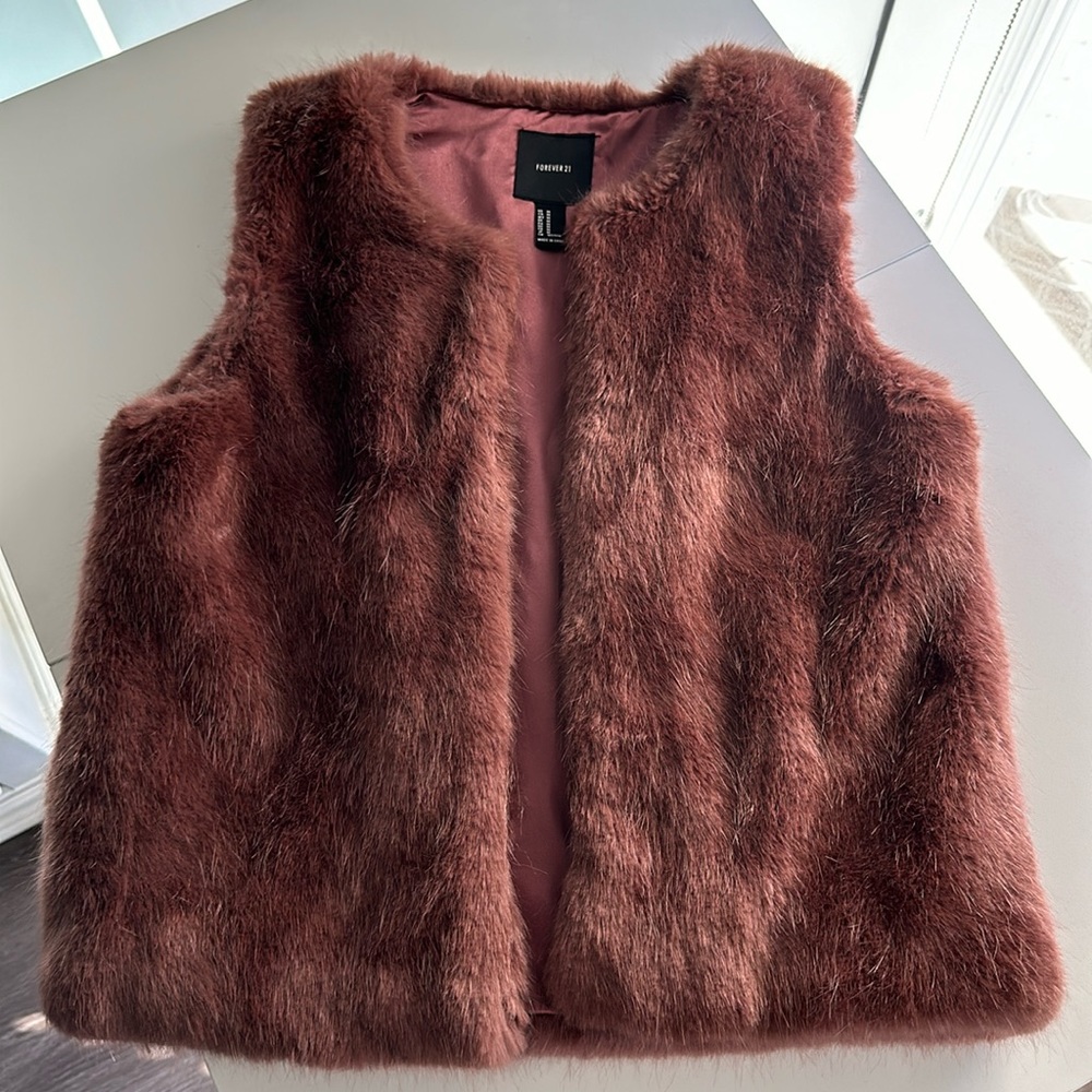 Women’s Forever 21 Mauve Faux Fur Vest
